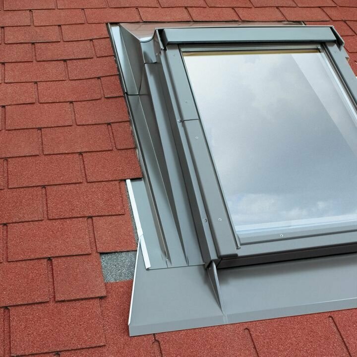 FAKRO Dakkapel Basis Single gootstuk 94x140 (excl. raam)