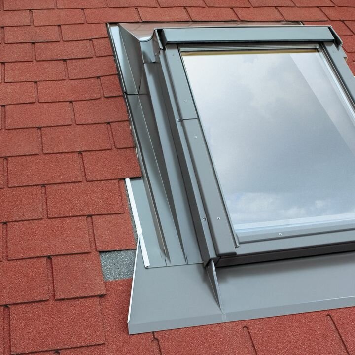 FAKRO Dakkapel Basis Single gootstuk 94x140 (excl. raam)