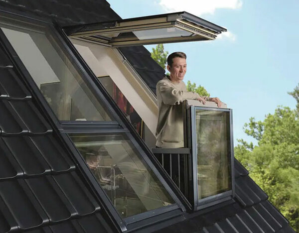 FAKRO balkondakraam: Een balkon in jouw kamer